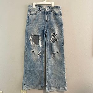 UNIQ BY LITZ boutique jeans. Size 26/03. Only worn twice.